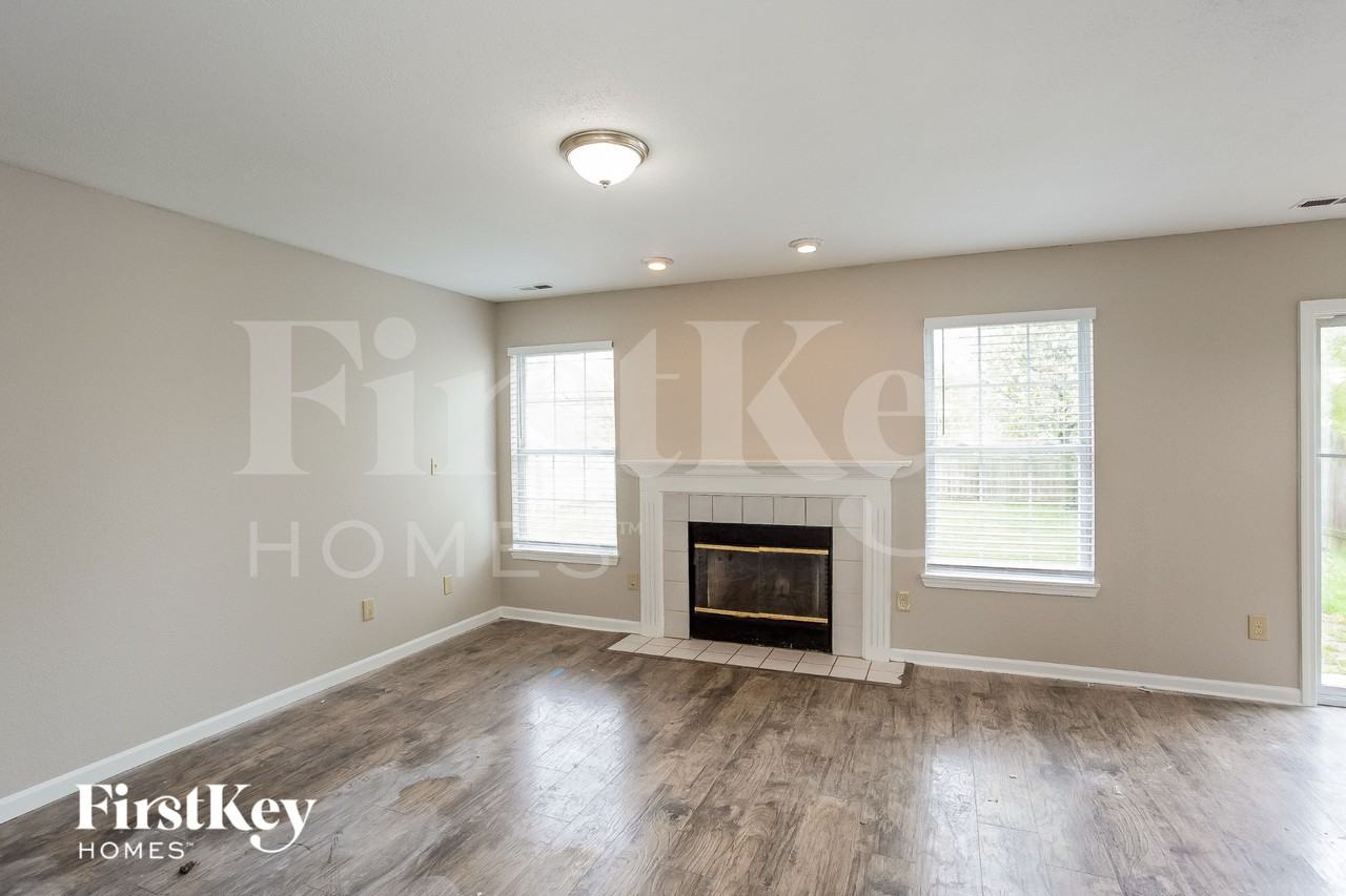6075 Bannister Ct - Photo 3 of 15