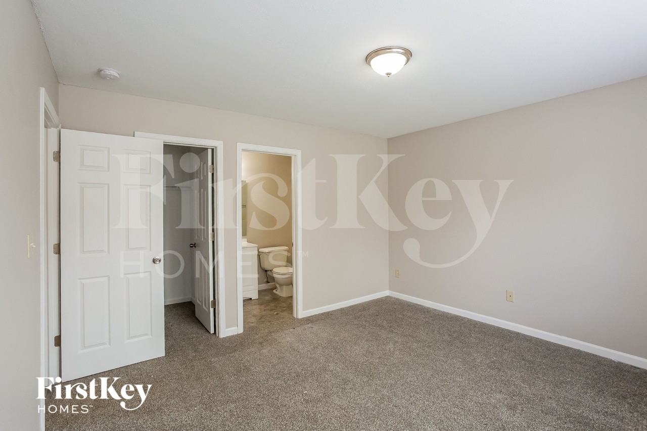 6075 Bannister Ct - Photo 6 of 15