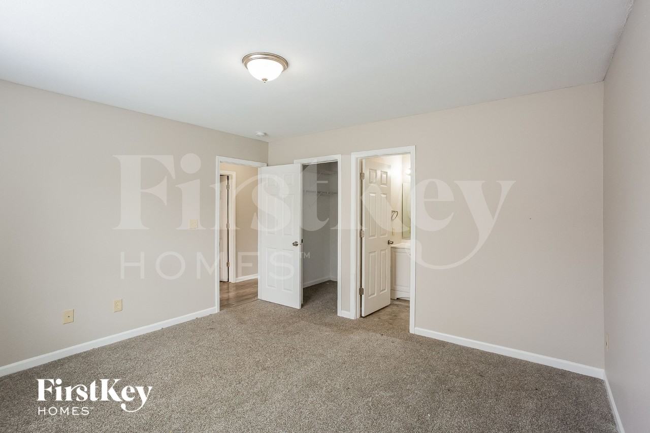 6075 Bannister Ct - Photo 7 of 15