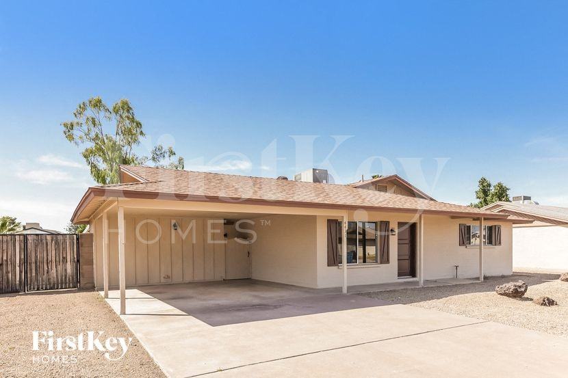 4431 W Sierra St - Photo 2 of 15