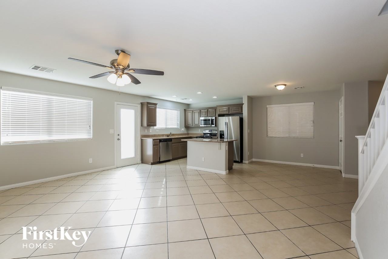 5714 Winter Cherry St - Photo 4 of 15