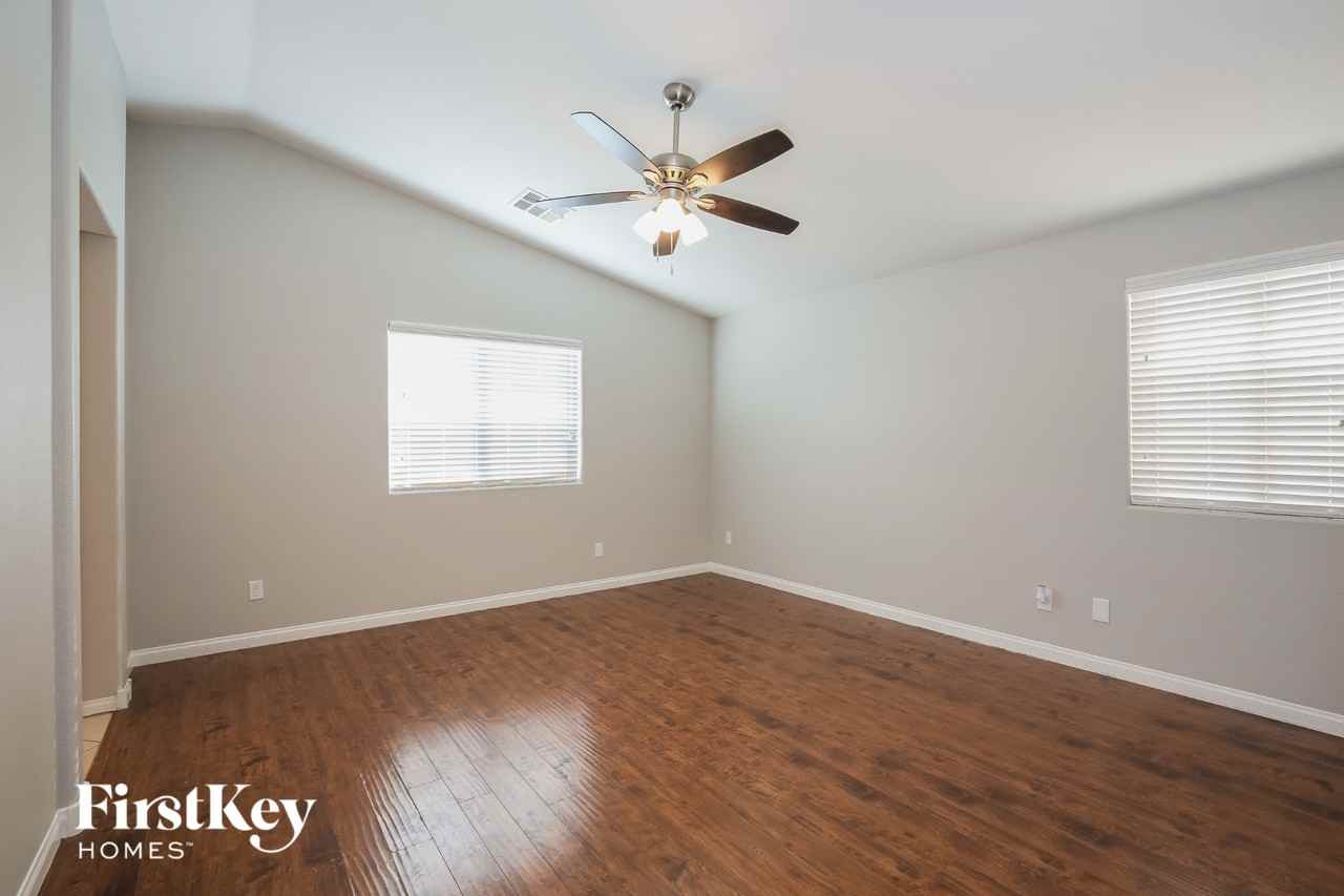 5714 Winter Cherry St - Photo 7 of 15