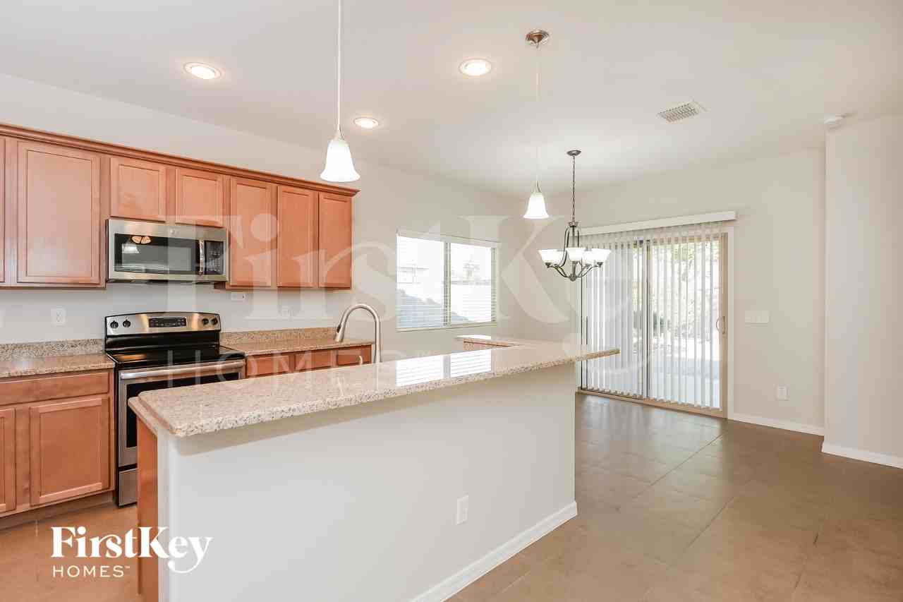 1408 W Nectarine Ave - Photo 6 of 15