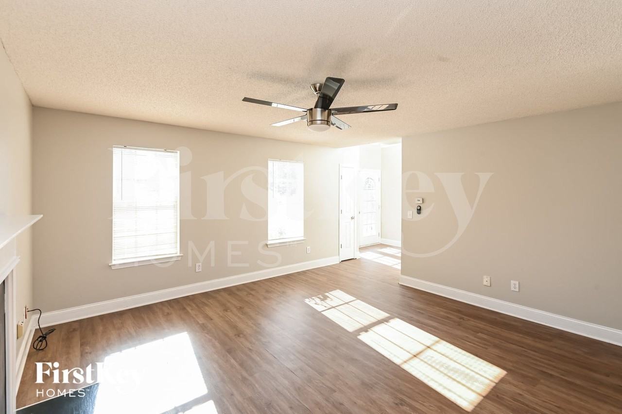 3203 Spring Mesa Ct - Photo 3 of 15