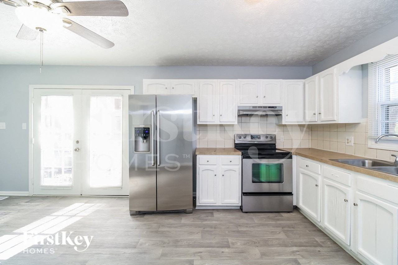 4118 Kingsland Cir - Photo 6 of 15