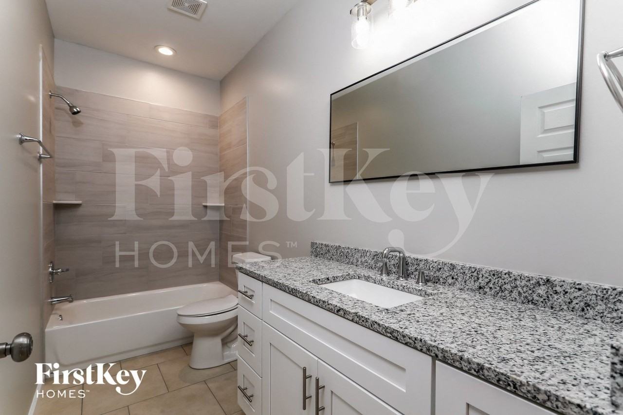 593 South St - Photo 6 of 14