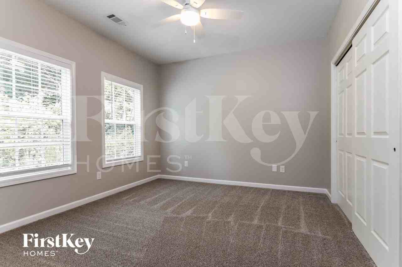 593 South St - Photo 7 of 14