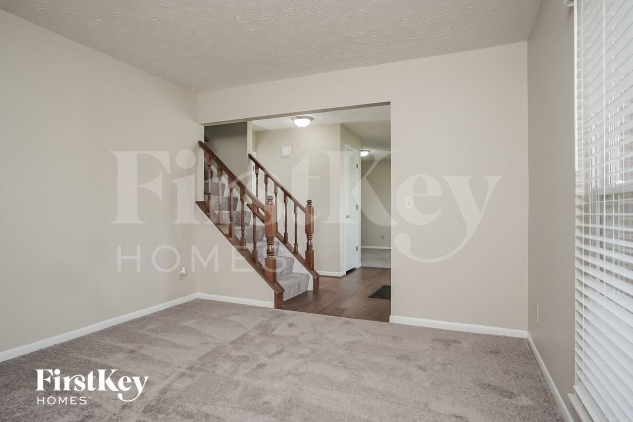 9625 Lackawana Ct - Photo 3 of 17