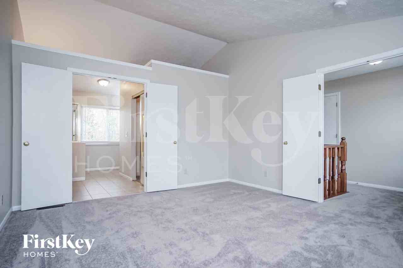 9625 Lackawana Ct - Photo 6 of 17