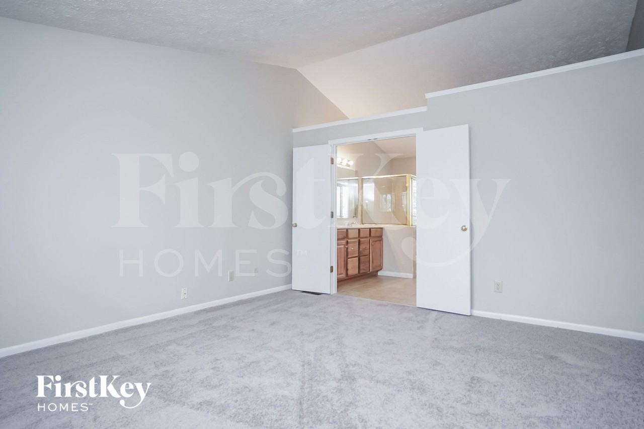 9625 Lackawana Ct - Photo 7 of 17