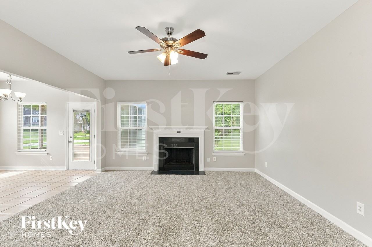 3038 Argyll Dr - Photo 3 of 16