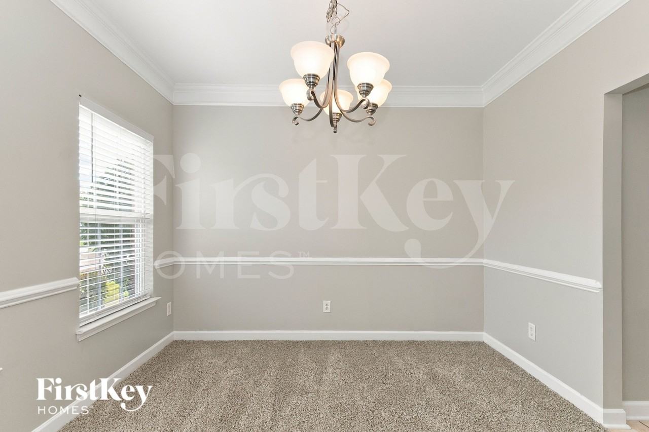 3038 Argyll Dr - Photo 5 of 16