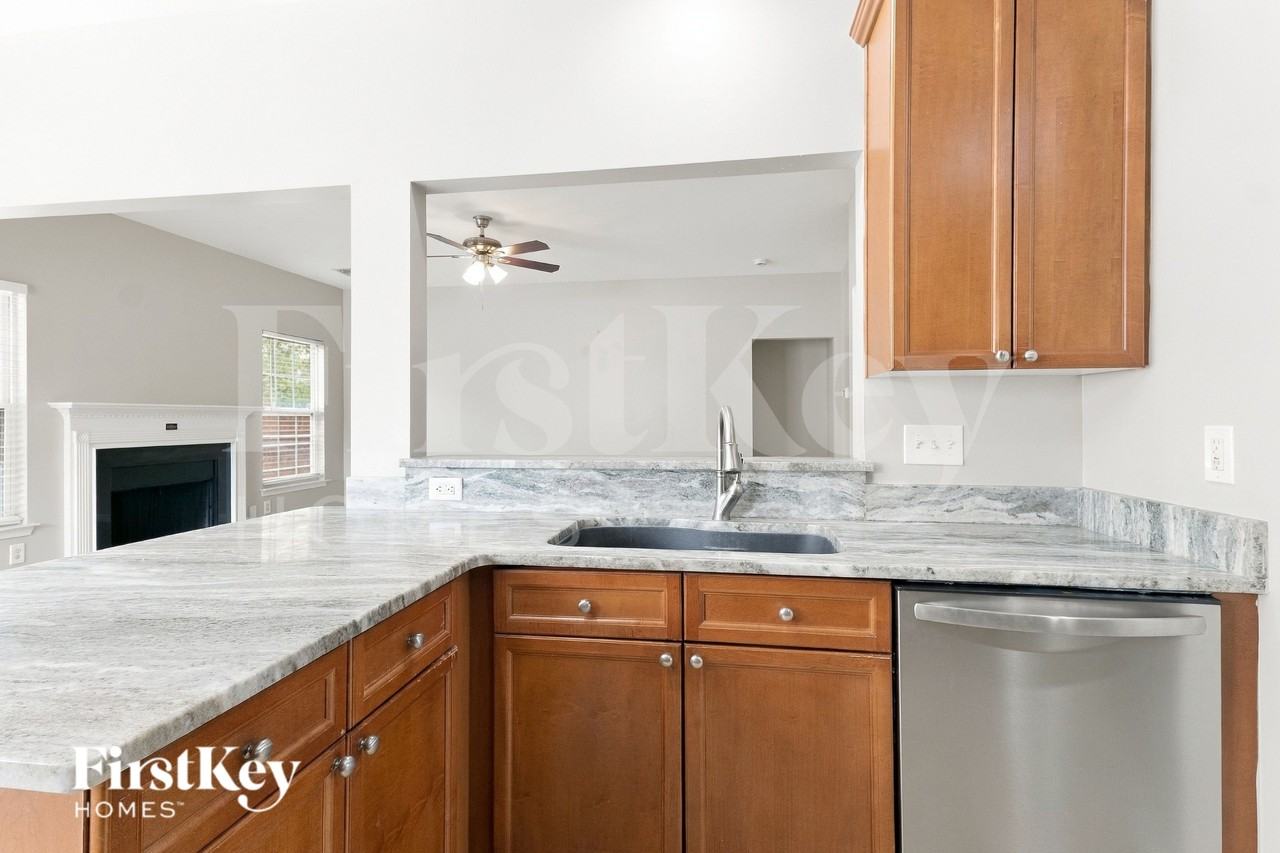 3038 Argyll Dr - Photo 6 of 16