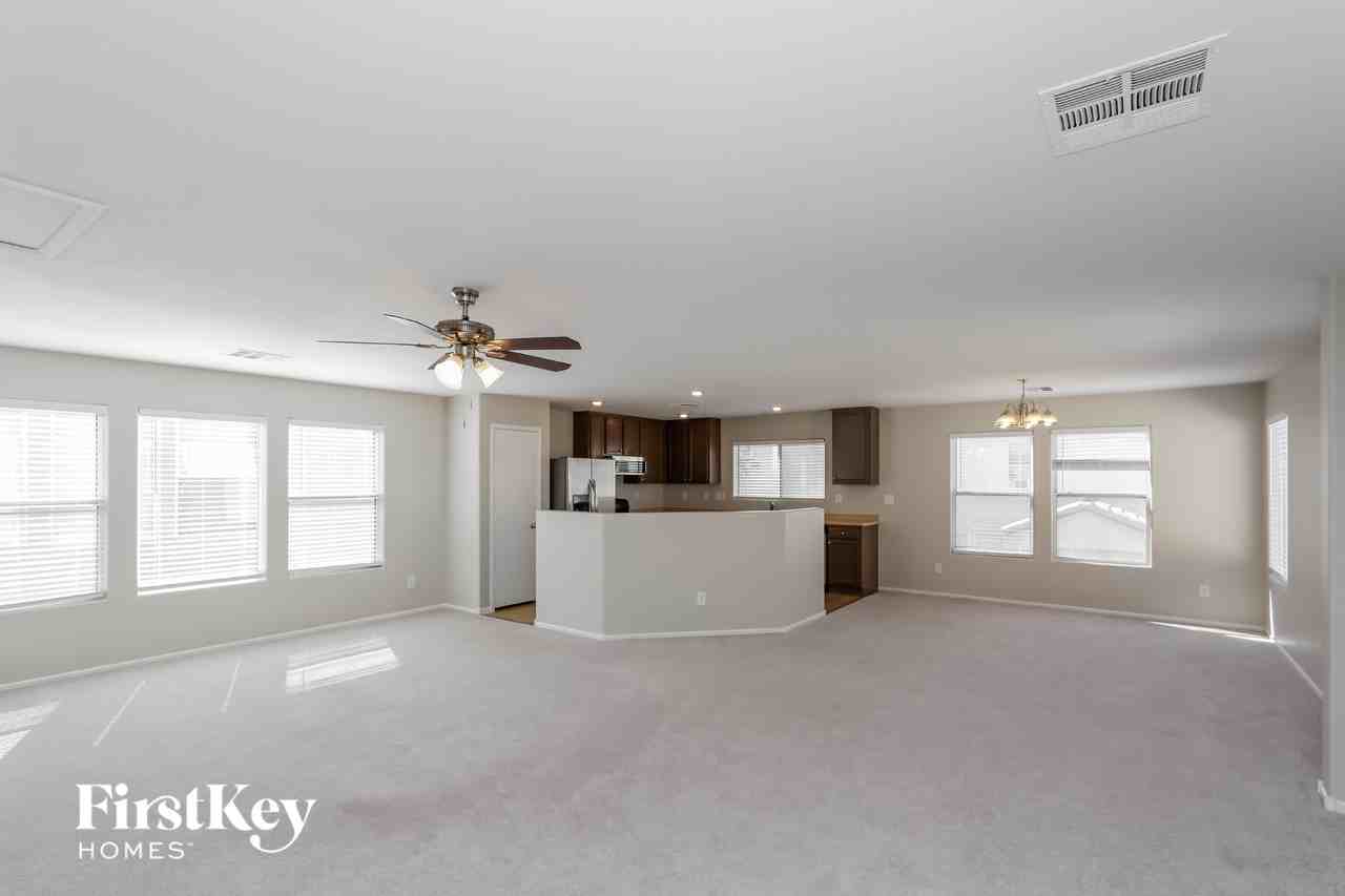 11609 Stivali St - Photo 3 of 15
