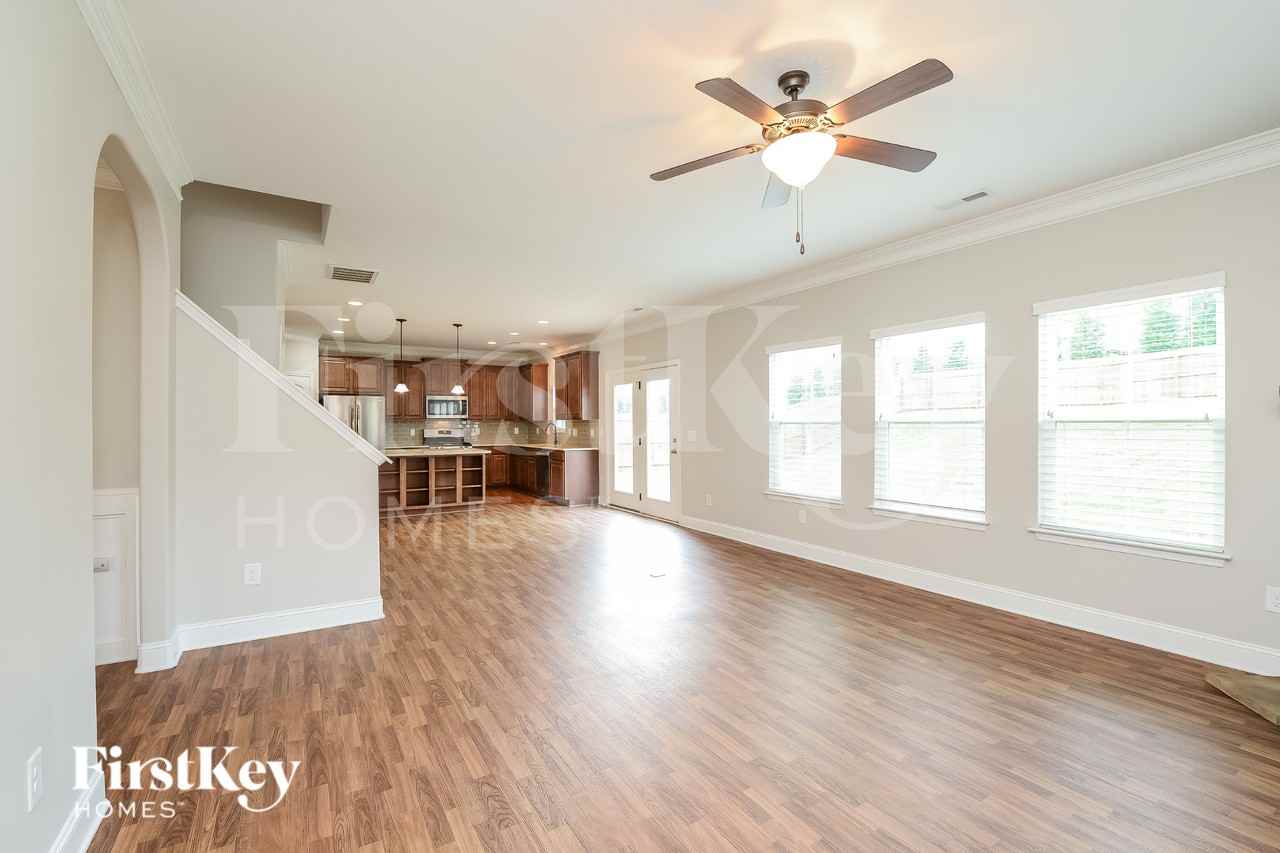 3105 York Place Dr - Photo 4 of 16
