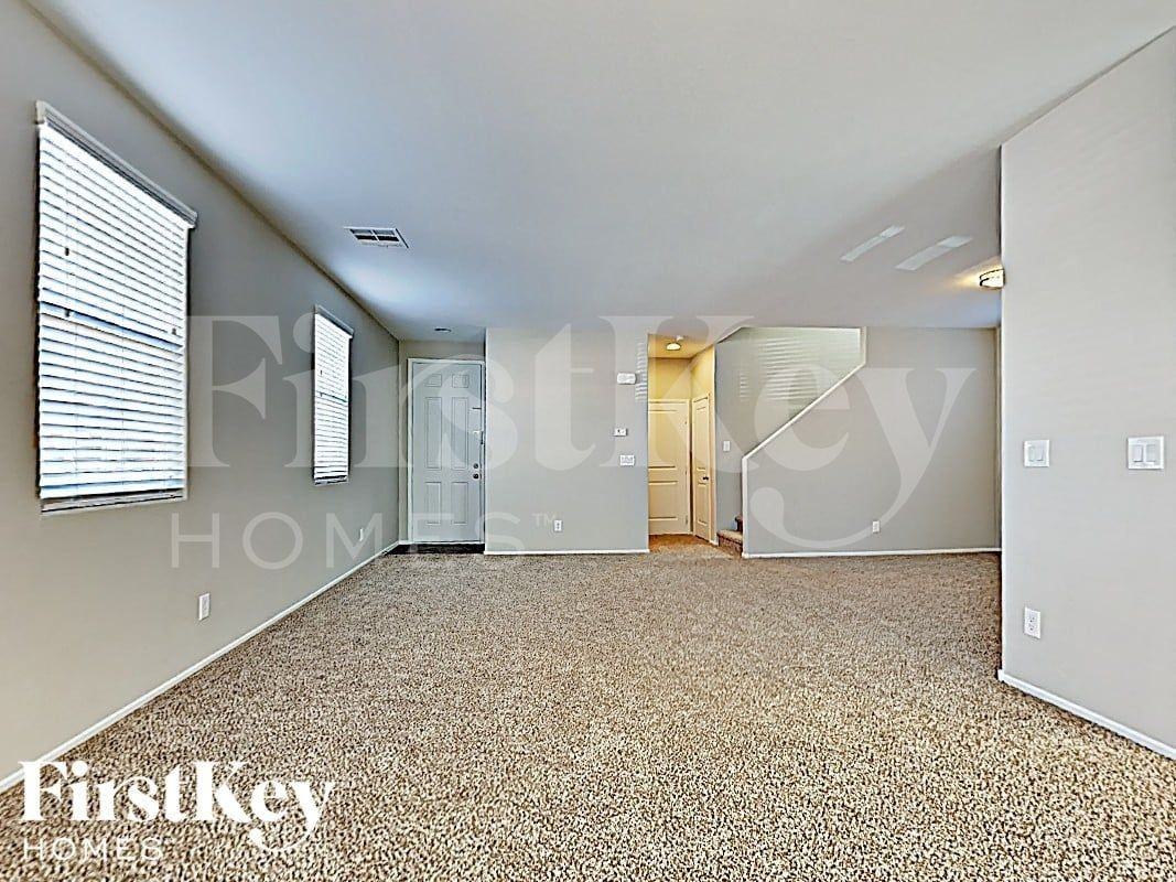 8663 Bella Sparkle Ave - Photo 2 of 17