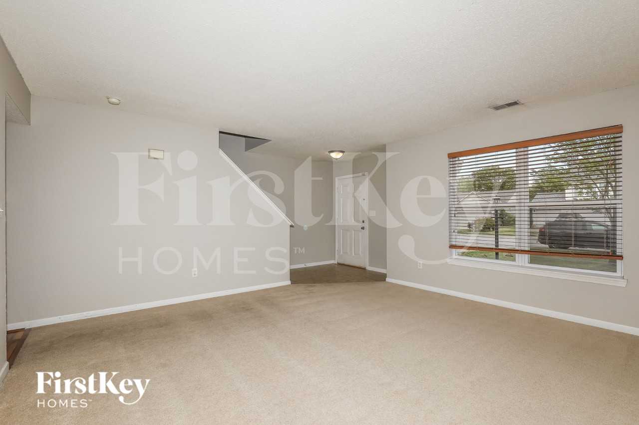 5356 Wood Hollow Dr - Photo 2 of 16