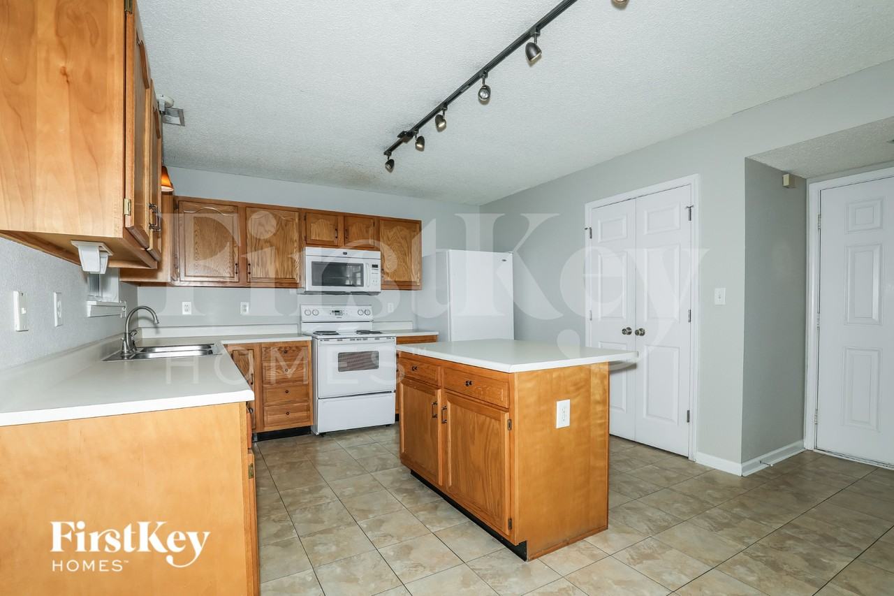 5356 Wood Hollow Dr - Photo 5 of 16