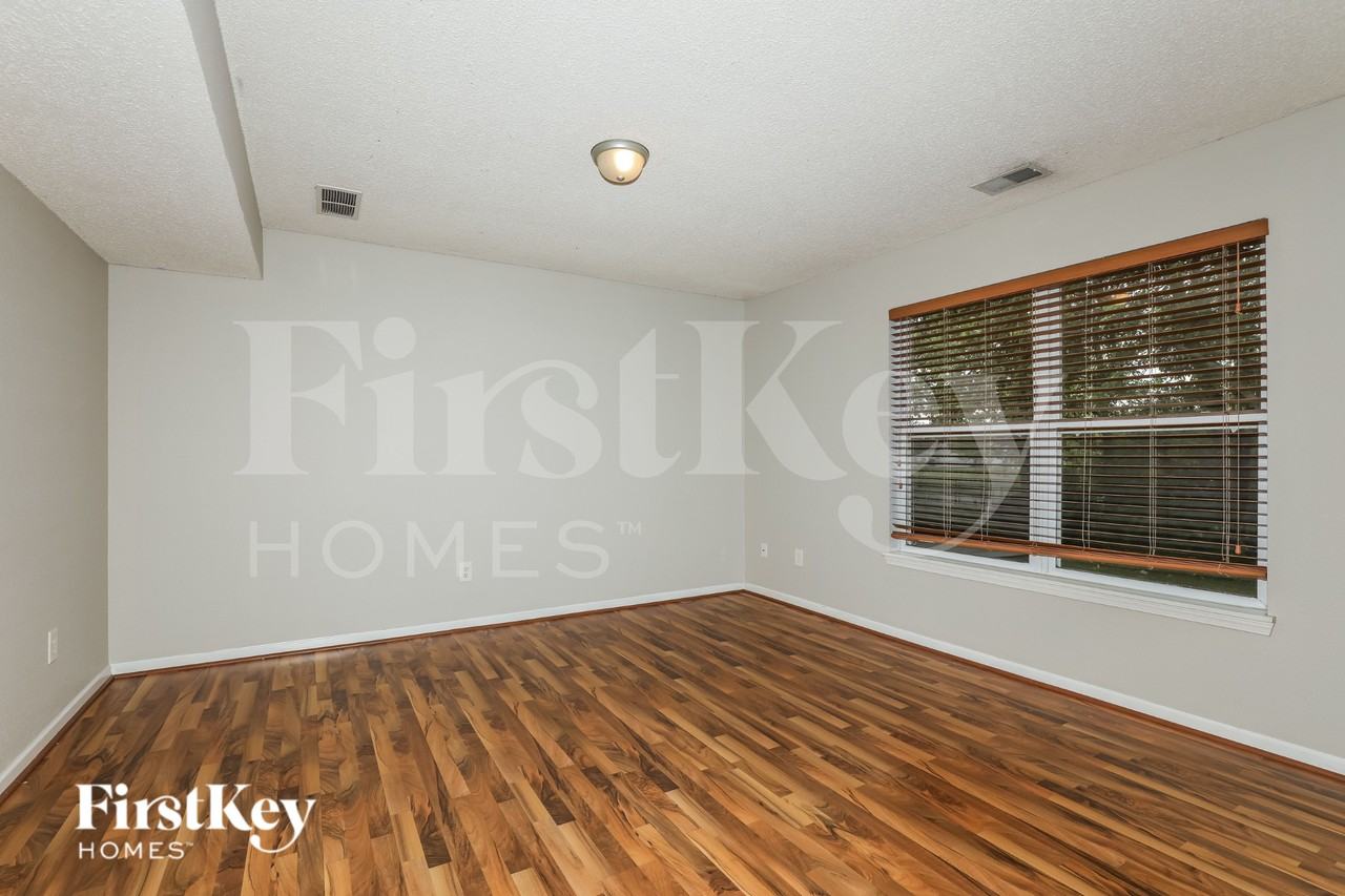 5356 Wood Hollow Dr - Photo 6 of 16