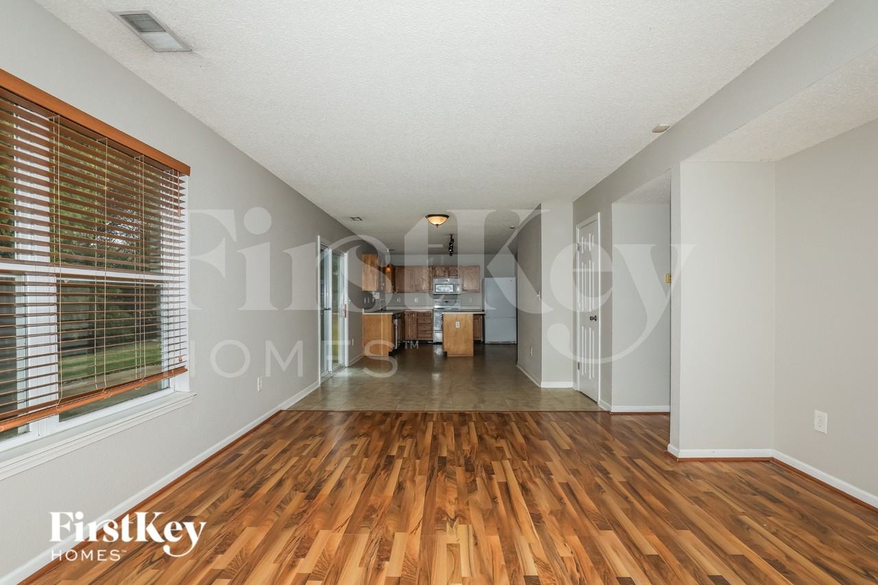 5356 Wood Hollow Dr - Photo 7 of 16