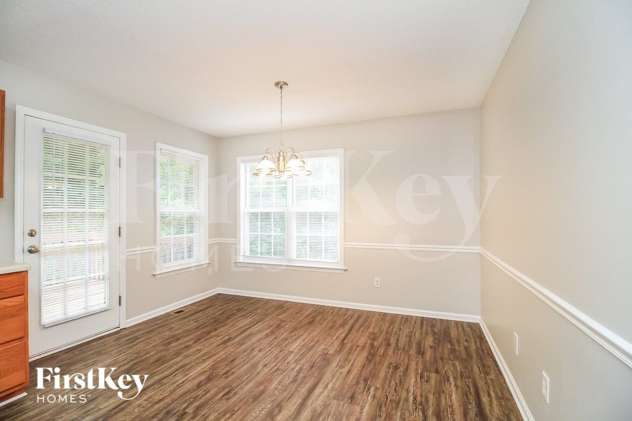 5041 Windsbury Ridge Rd - Photo 4 of 15