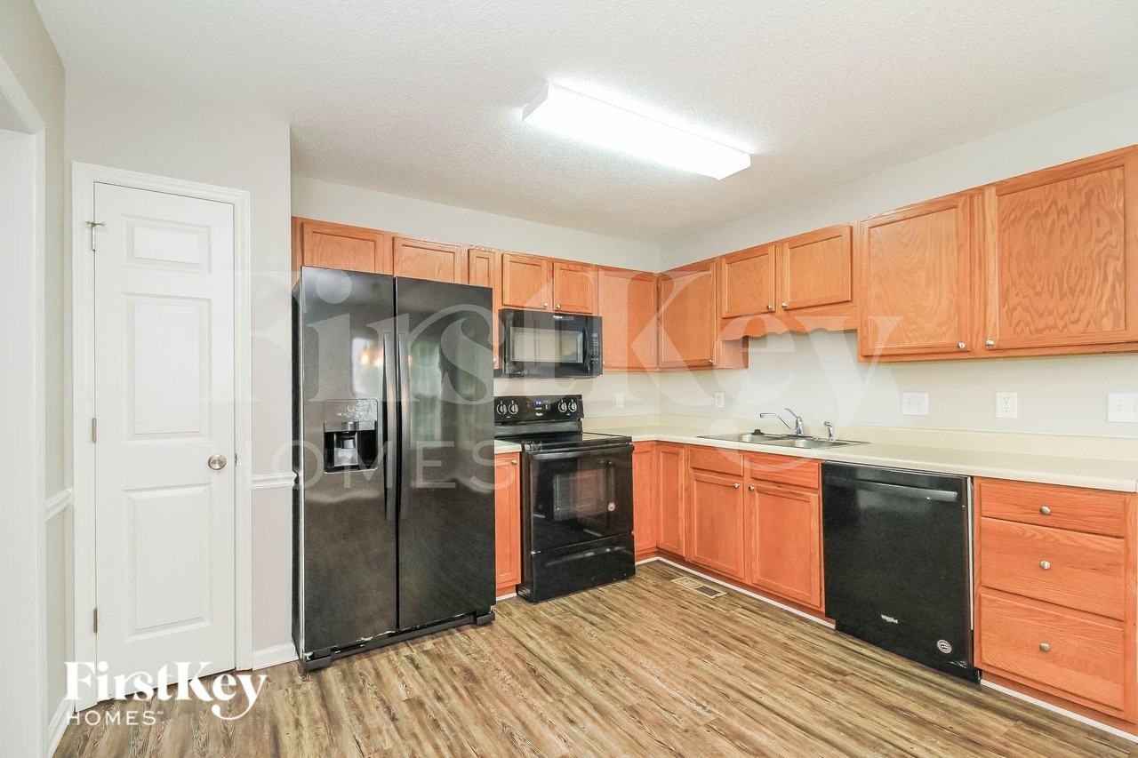 5041 Windsbury Ridge Rd - Photo 5 of 15