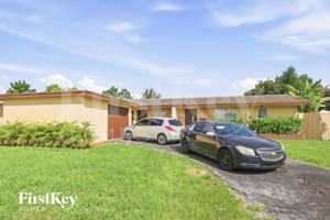 featured image of 4304 N Shore Dr