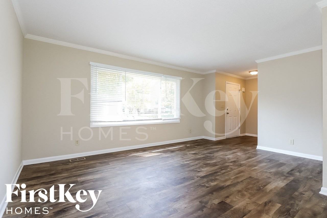 4222 W 47th St - Photo 2 of 15