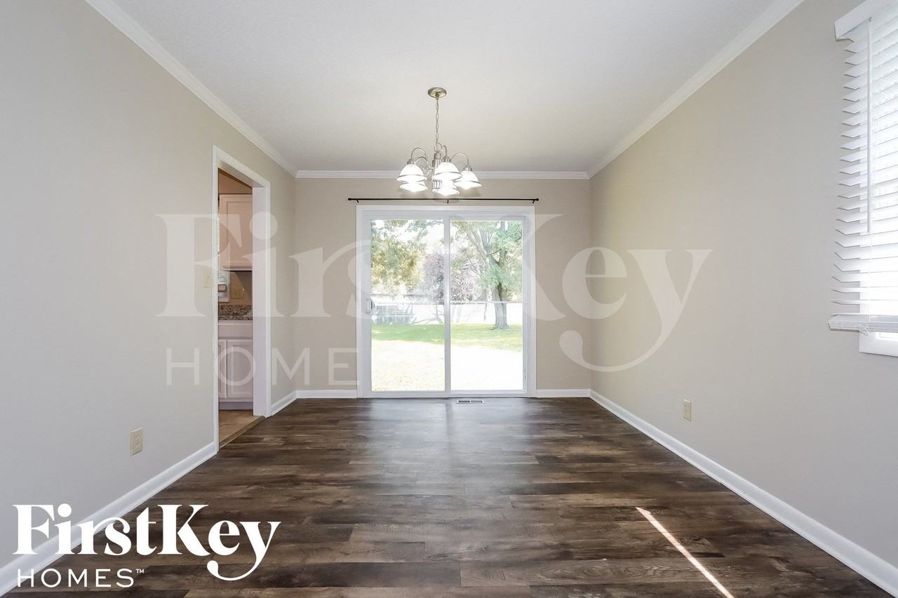 4222 W 47th St - Photo 4 of 15