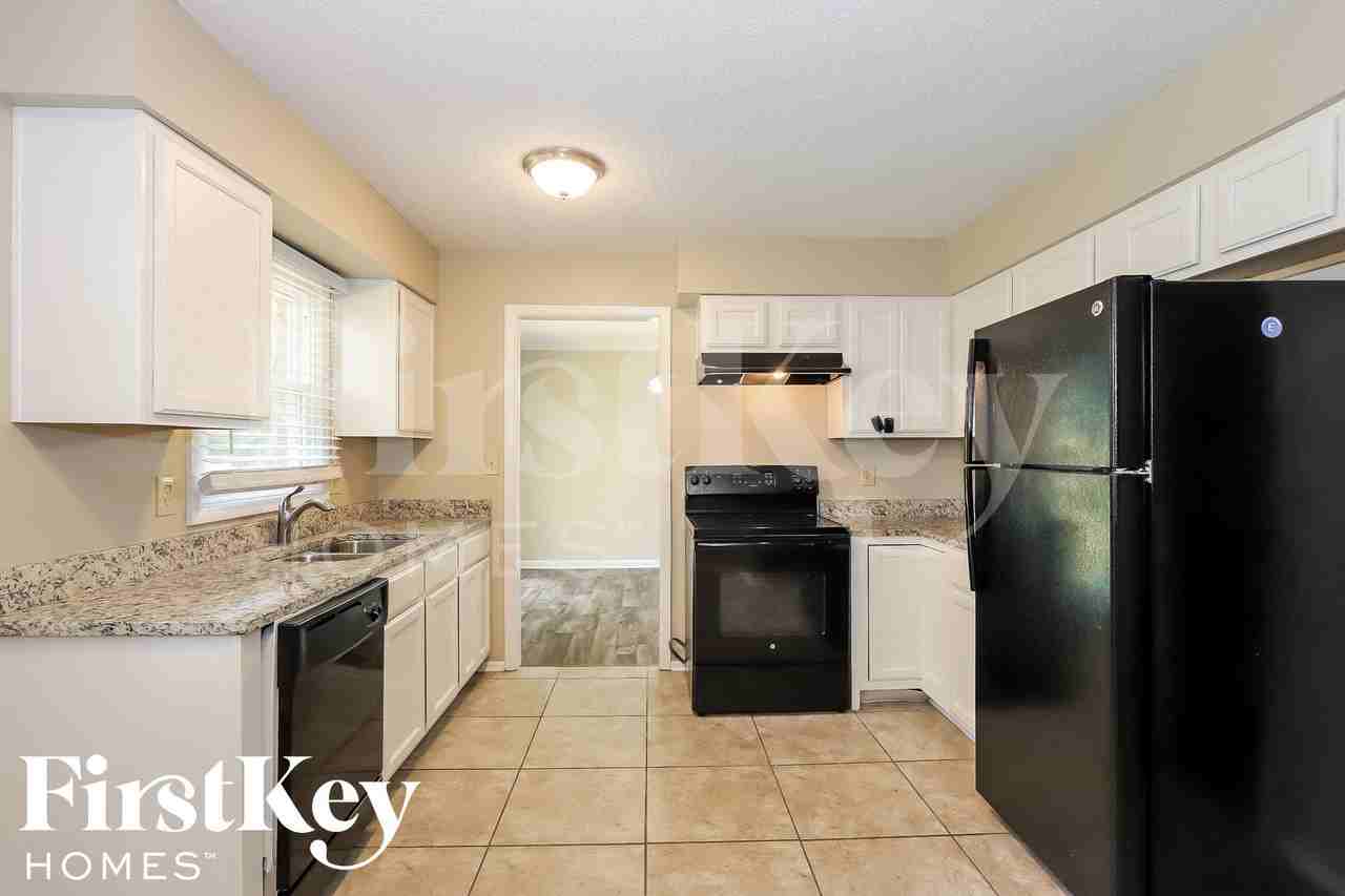 4222 W 47th St - Photo 5 of 15