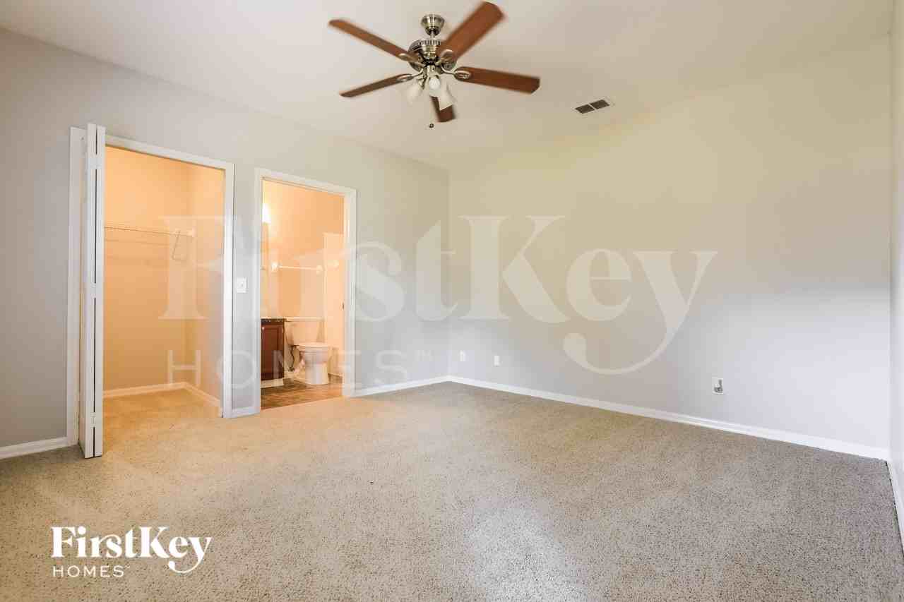 4167 N Biscayne Dr - Photo 7 of 15