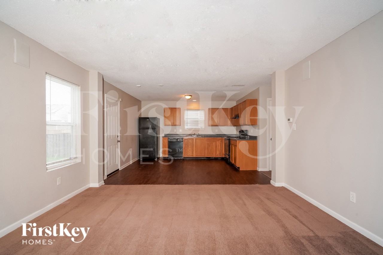4127 Candy Apple Blvd - Photo 4 of 14