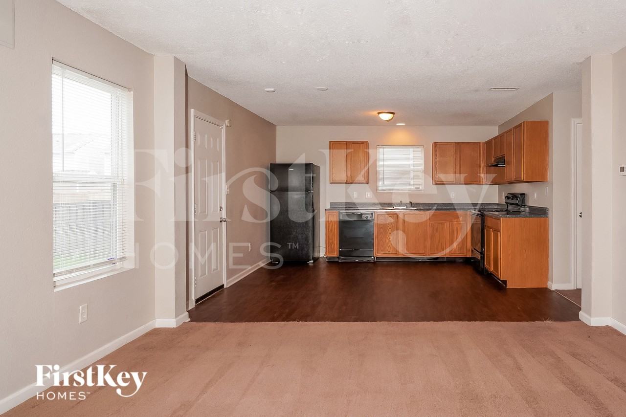 4127 Candy Apple Blvd - Photo 5 of 14