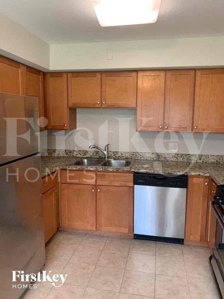 3512 Oak St - Photo 5 of 13
