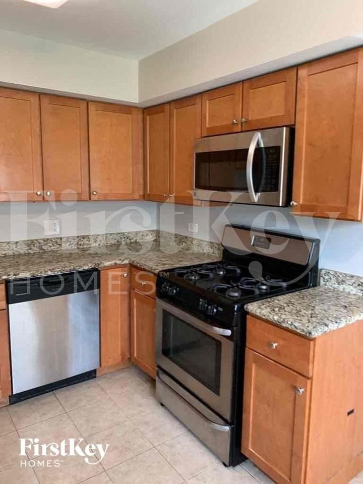 3512 Oak St - Photo 6 of 13