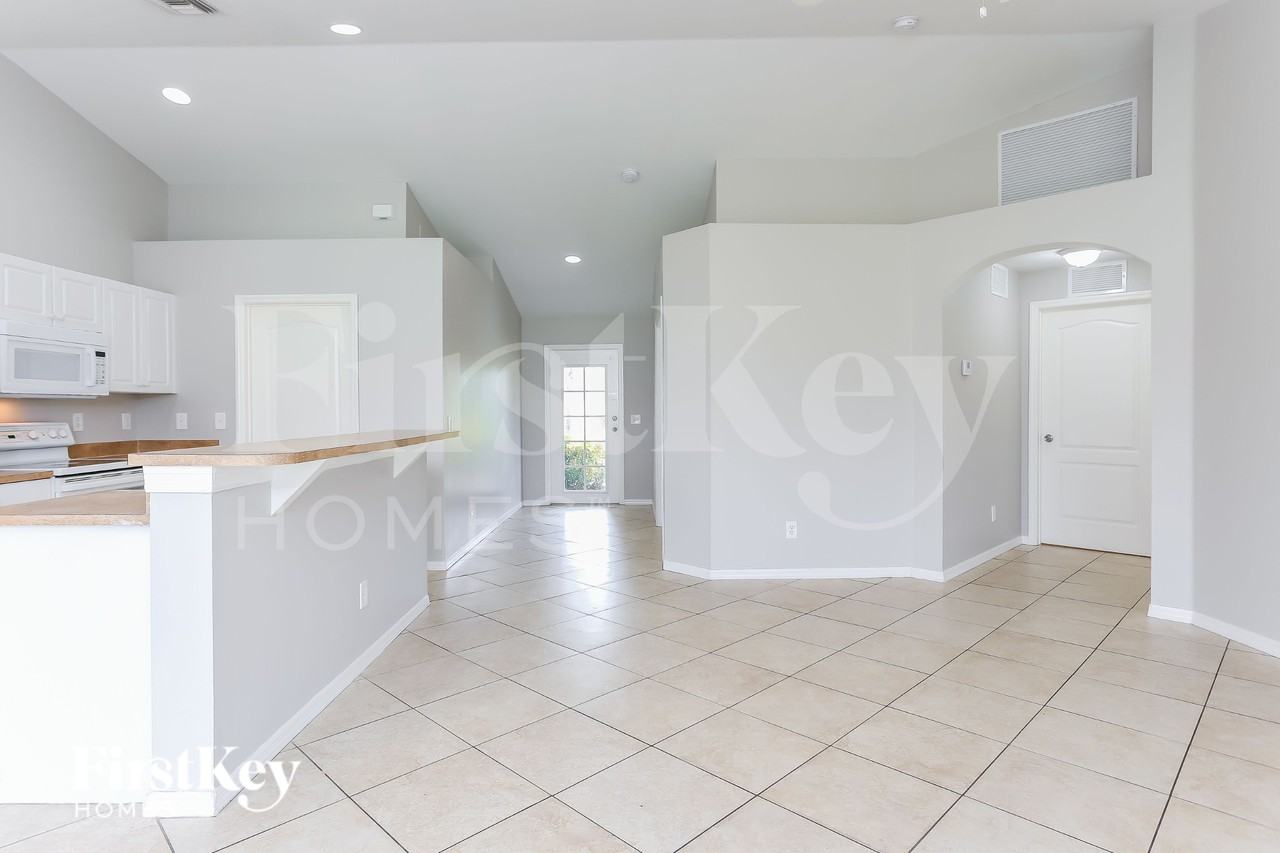 3002 50th St Sw - Photo 3 of 16