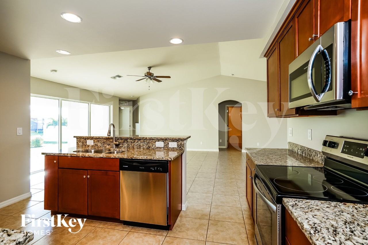 2111 Nwave - Photo 6 of 16
