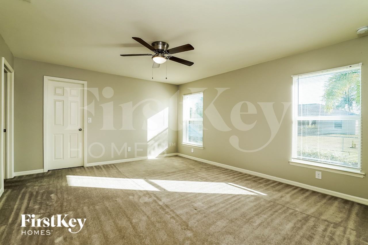 2111 Nwave - Photo 7 of 16
