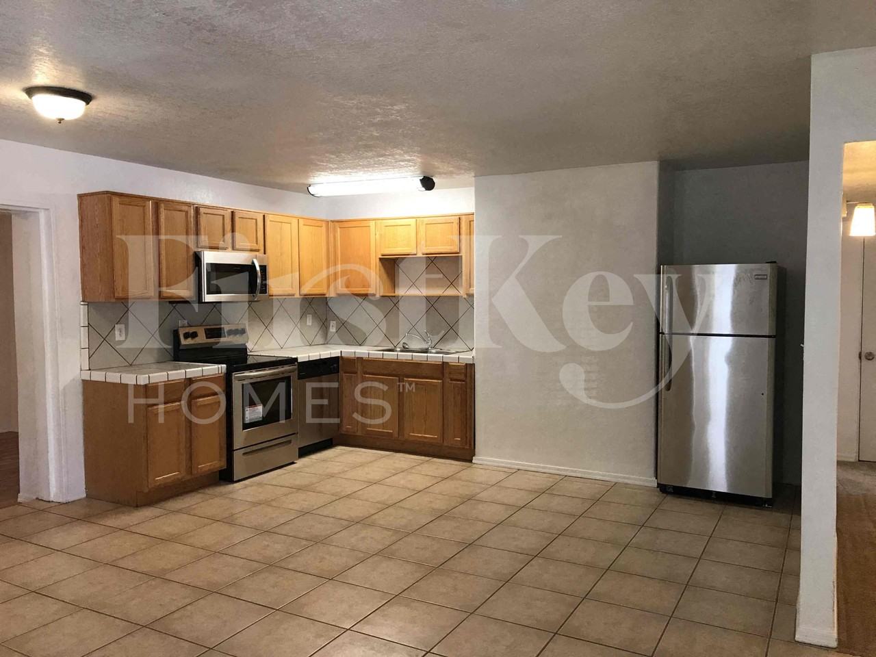 2034 N 37th Pl - Photo 3 of 29