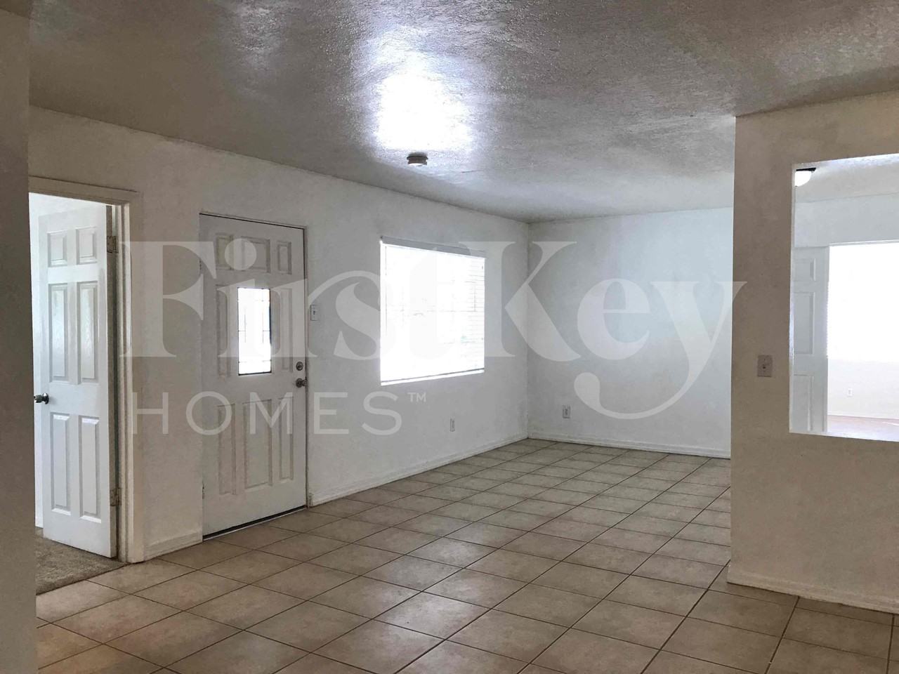 2034 N 37th Pl - Photo 6 of 29