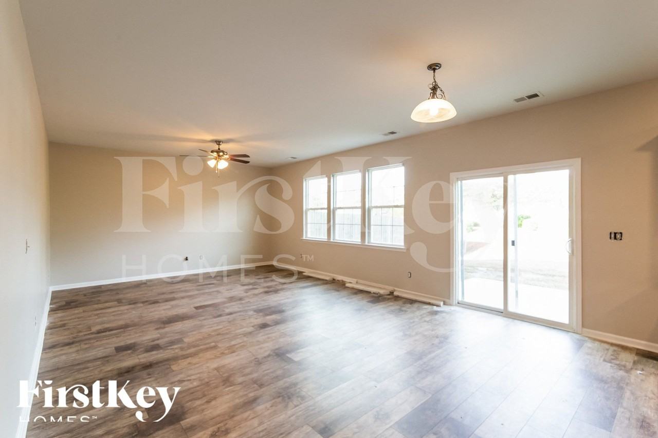 202 Swamp Creek Ln - Photo 4 of 15