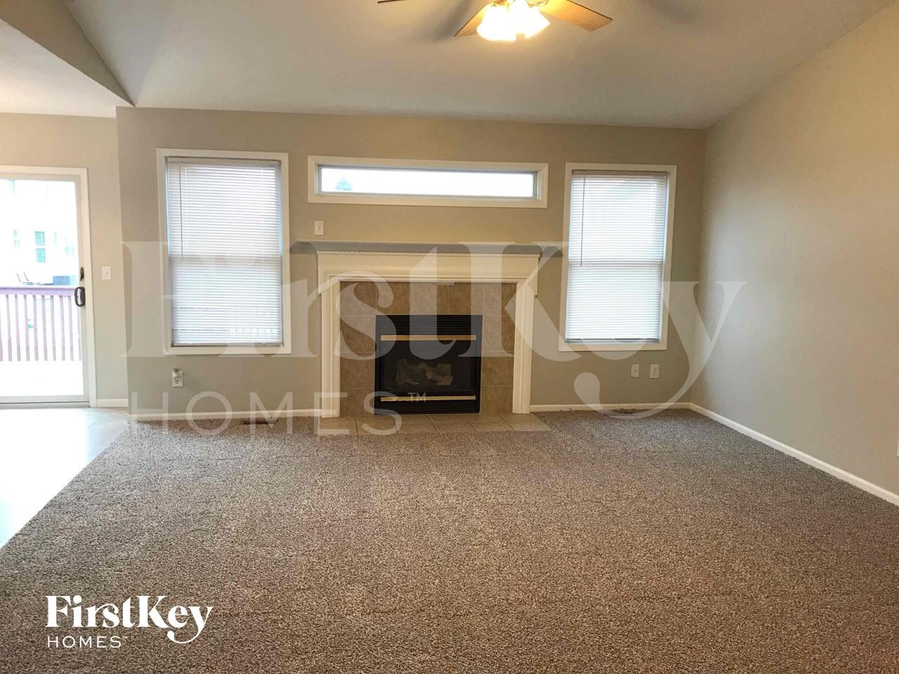 1504 E Quail Run Dr - Photo 2 of 10