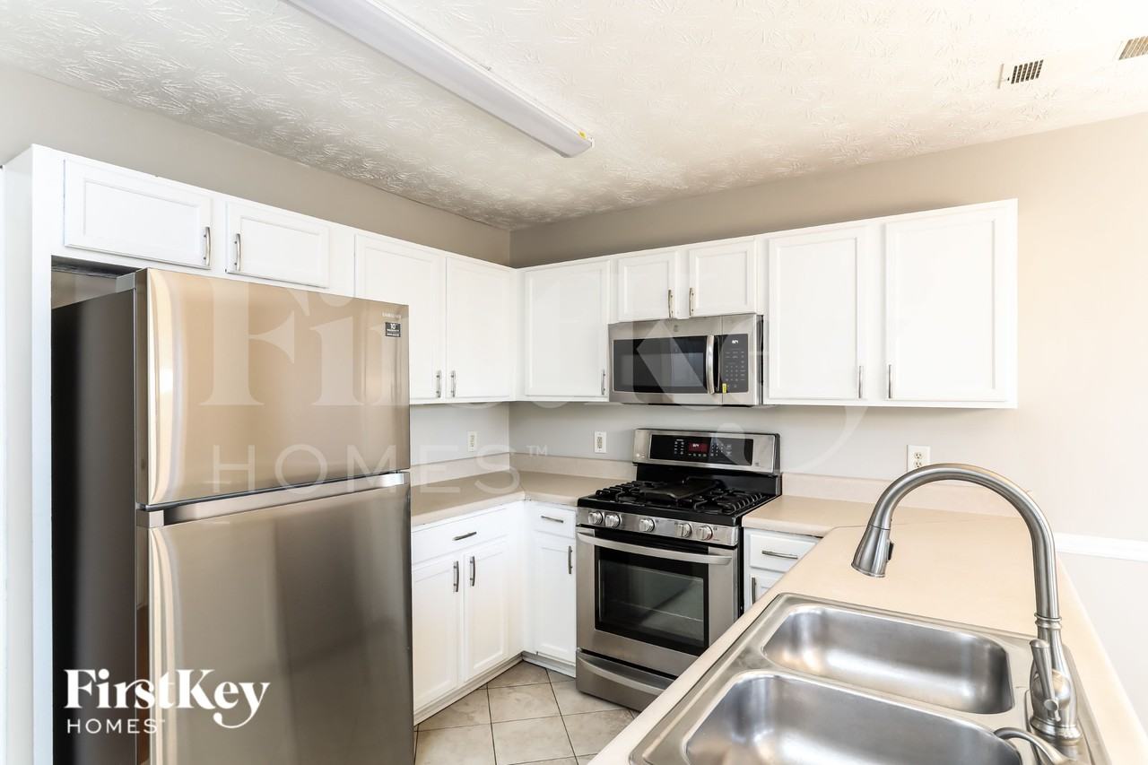 150 Kentshire Pl - Photo 5 of 15