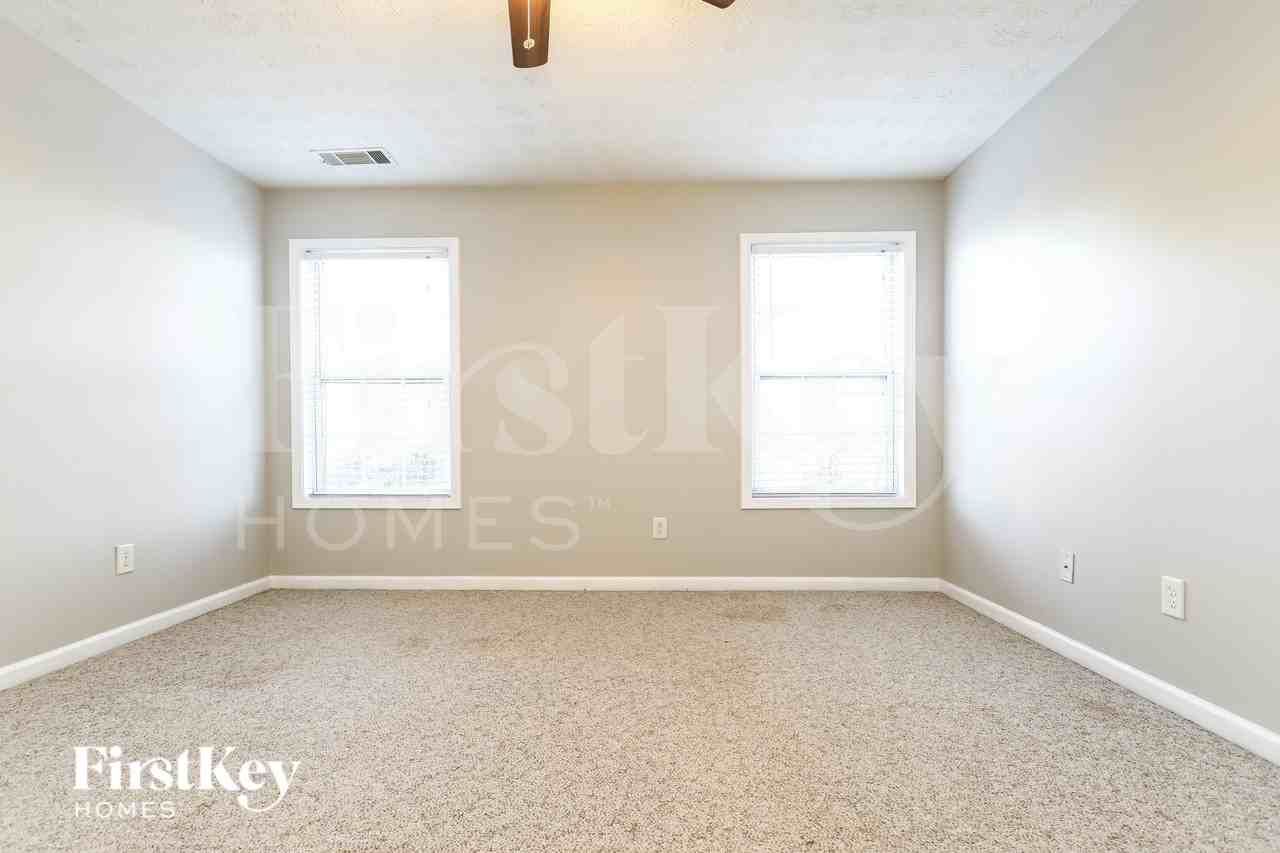 150 Kentshire Pl - Photo 7 of 15