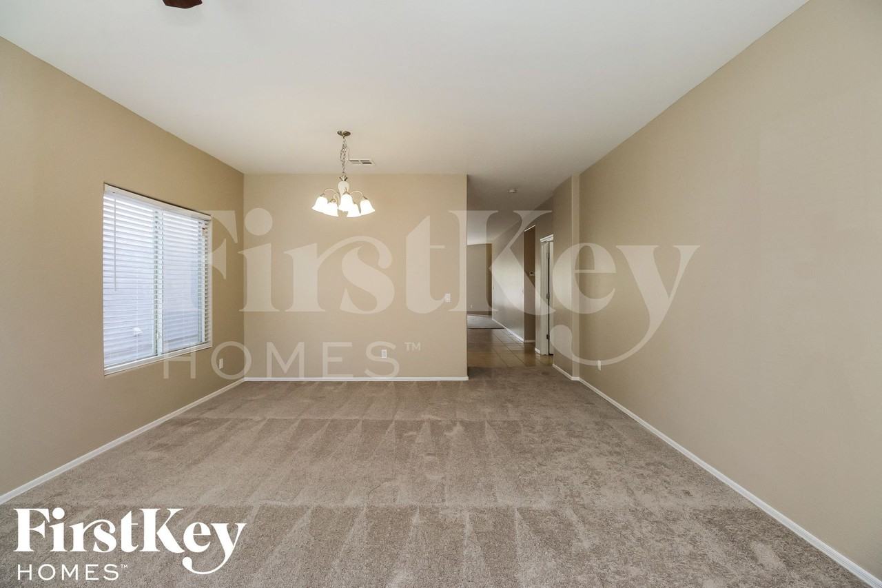 1206 E Daisy Way - Photo 2 of 15