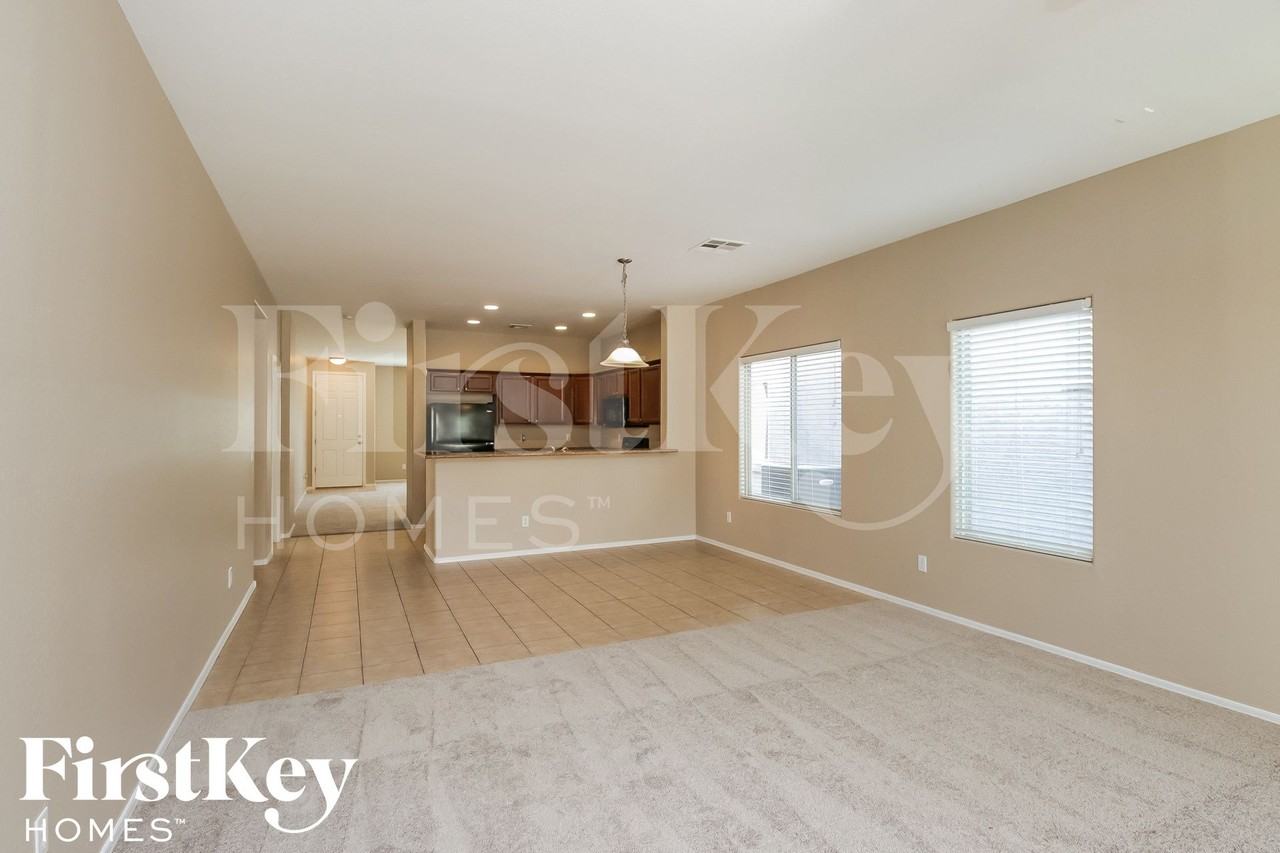 1206 E Daisy Way - Photo 3 of 15