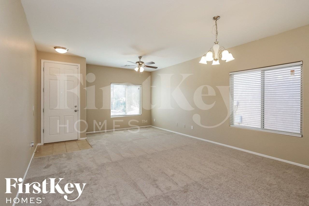 1206 E Daisy Way - Photo 4 of 15