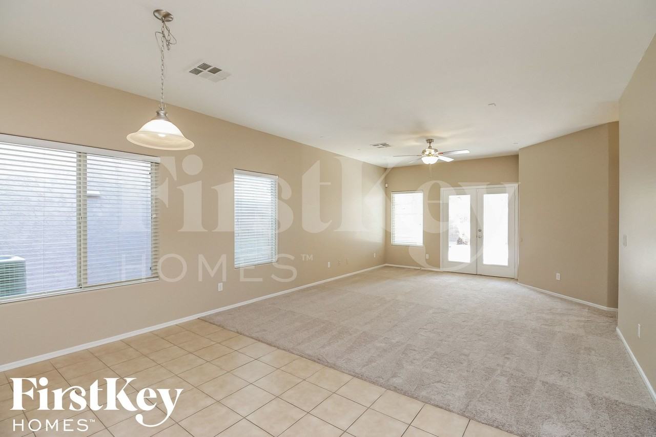 1206 E Daisy Way - Photo 6 of 15