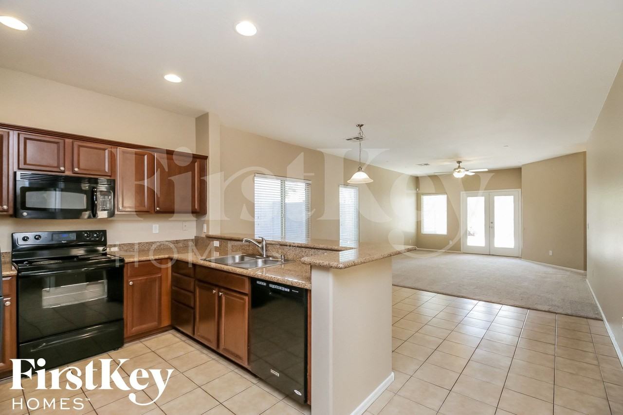 1206 E Daisy Way - Photo 7 of 15