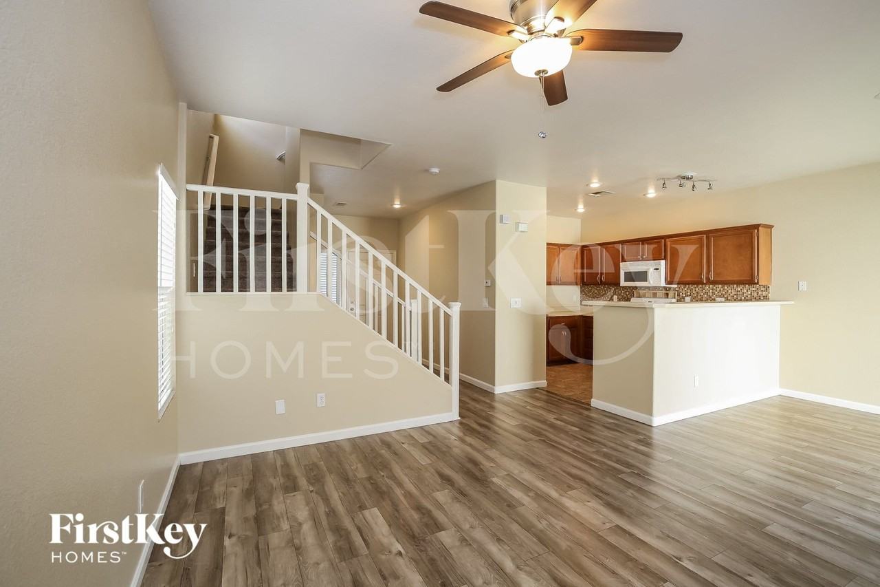 1158 Shades End Ave - Photo 3 of 15